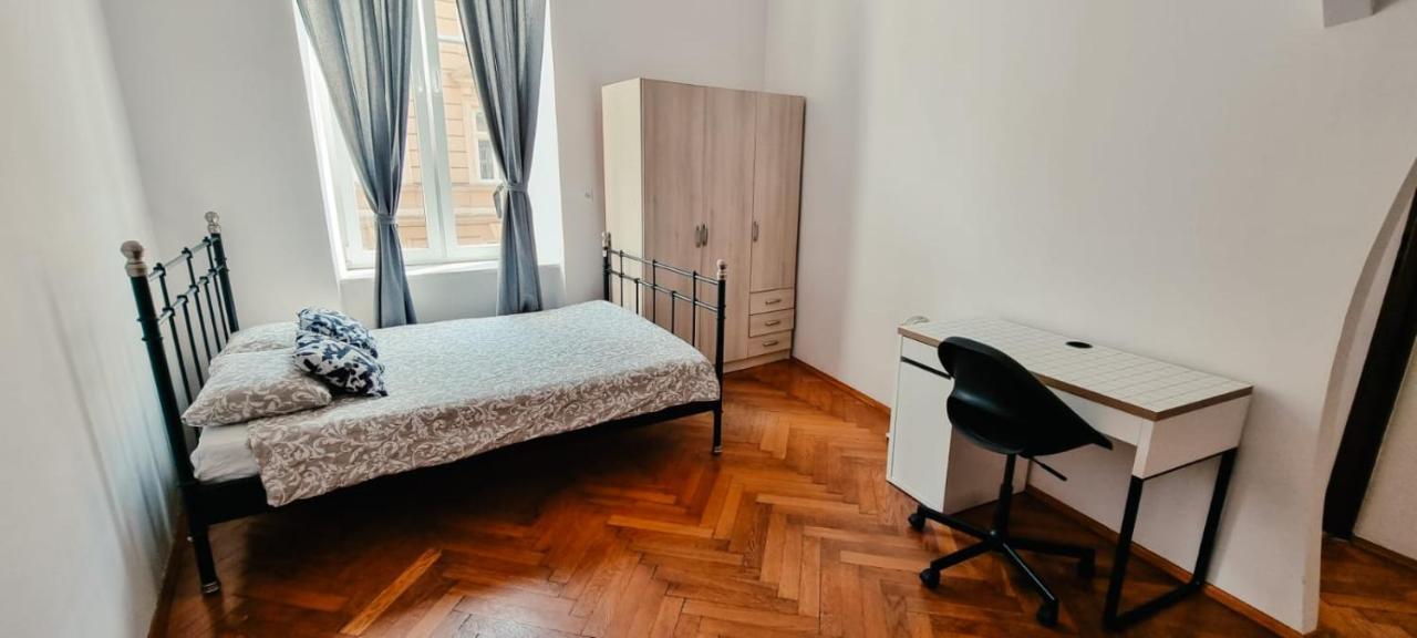 Batorego Apartment Krasków Exterior foto